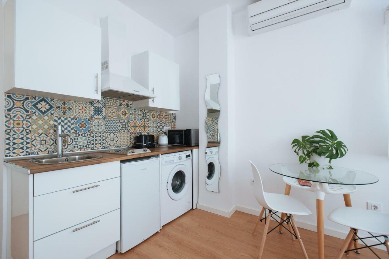 Charming Terrace - Sunny Chill Out Terrace Apartment Sevilla Bagian luar foto